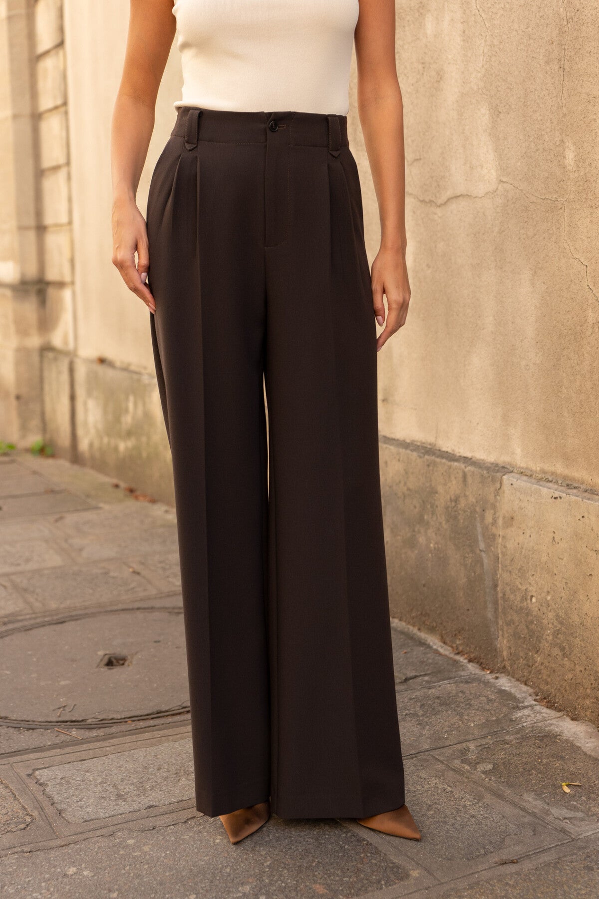 Moteriškos plačios klasikinės kelnės SANCHA Tamsiai ruda