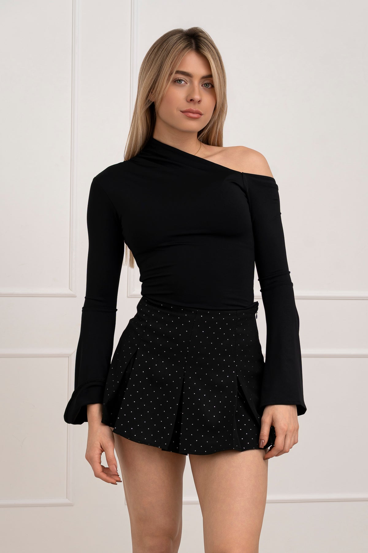 Moteriška palaidinė ilgomis rankovėmis VANESSA Juoda