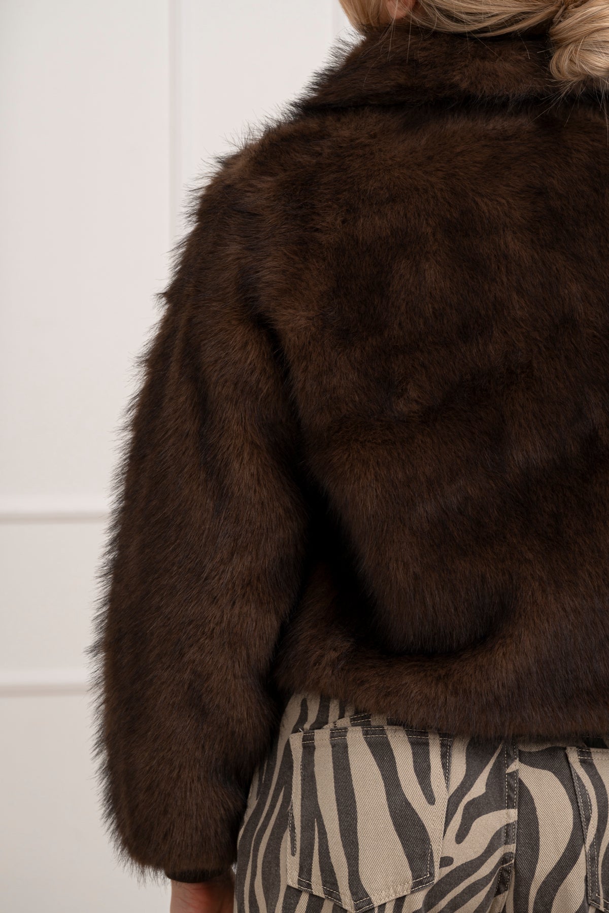 Moteriški trumpi kailiniai SELENA Ruda