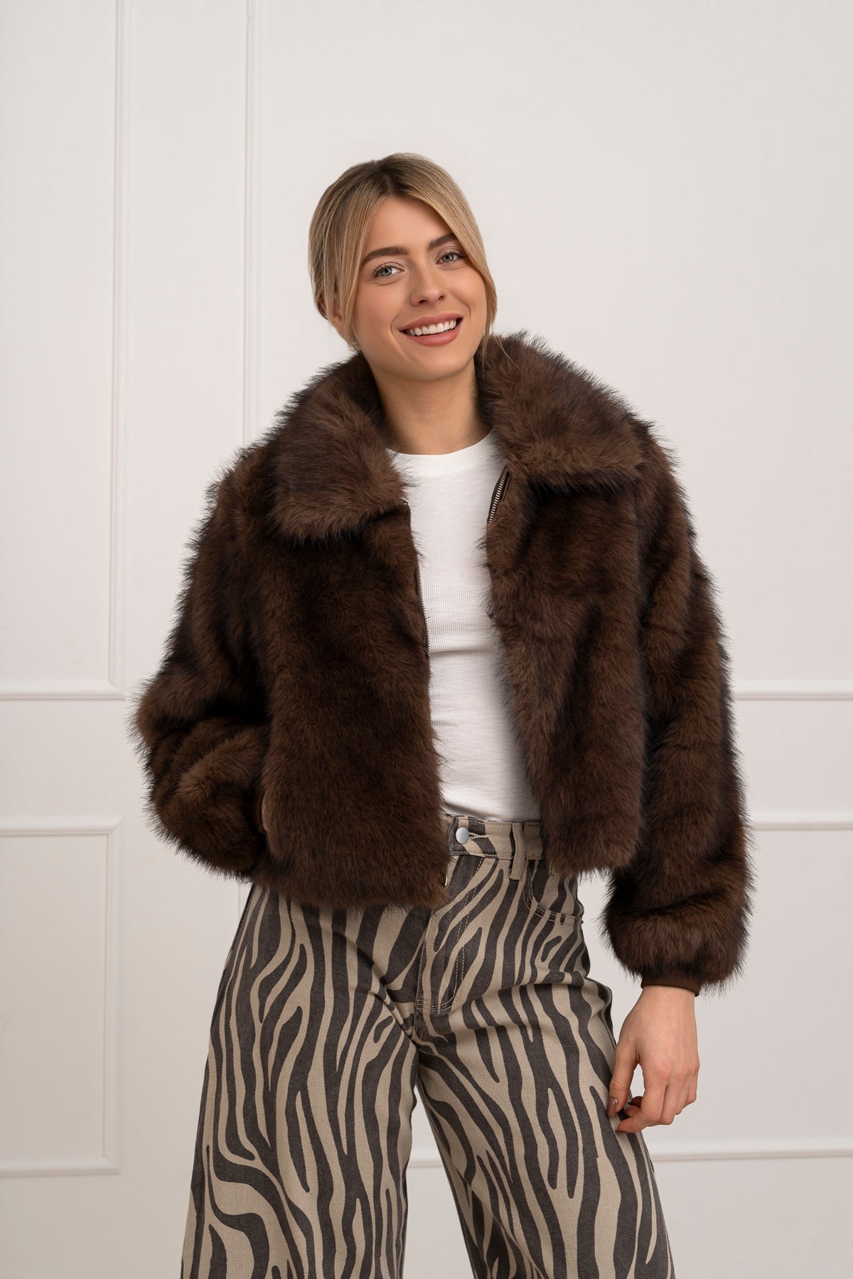 Moteriški trumpi kailiniai SELENA Ruda