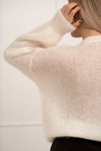 Moteriškas itališkas moheros vilnos megztinis EMELIN Balta