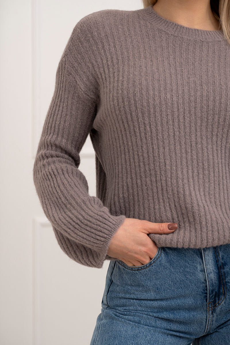 Moteriškas itališkas megztinis su baby alpakos vilna URSULA Kapučino