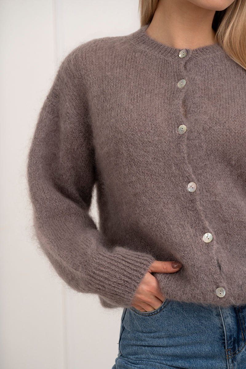 Moteriškas itališkas moheros vilnos megztinis EMELIN Kapučino