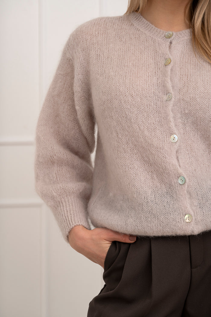 Moteriškas itališkas moheros vilnos megztinis EMELIN Kreminė