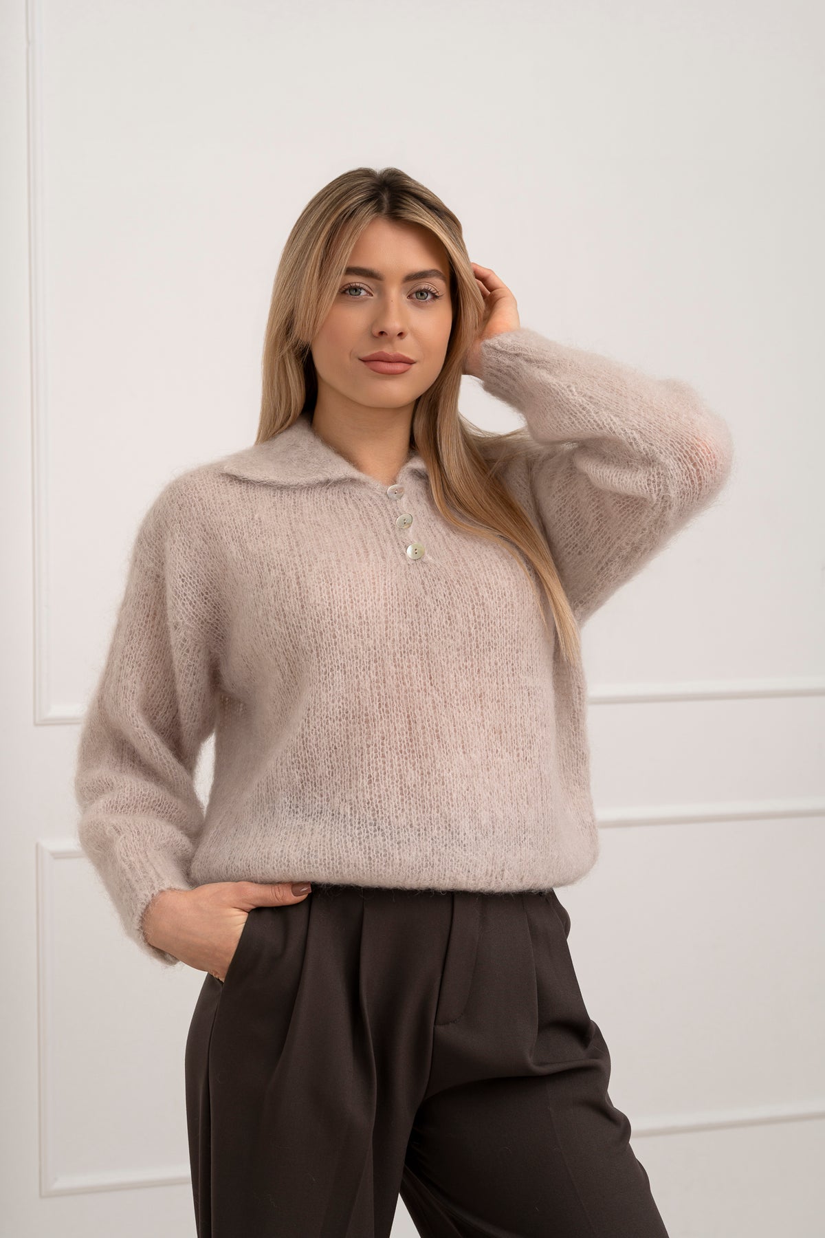 Moteriškas itališkas moheros vilnos megztinis RAYANA Kreminė