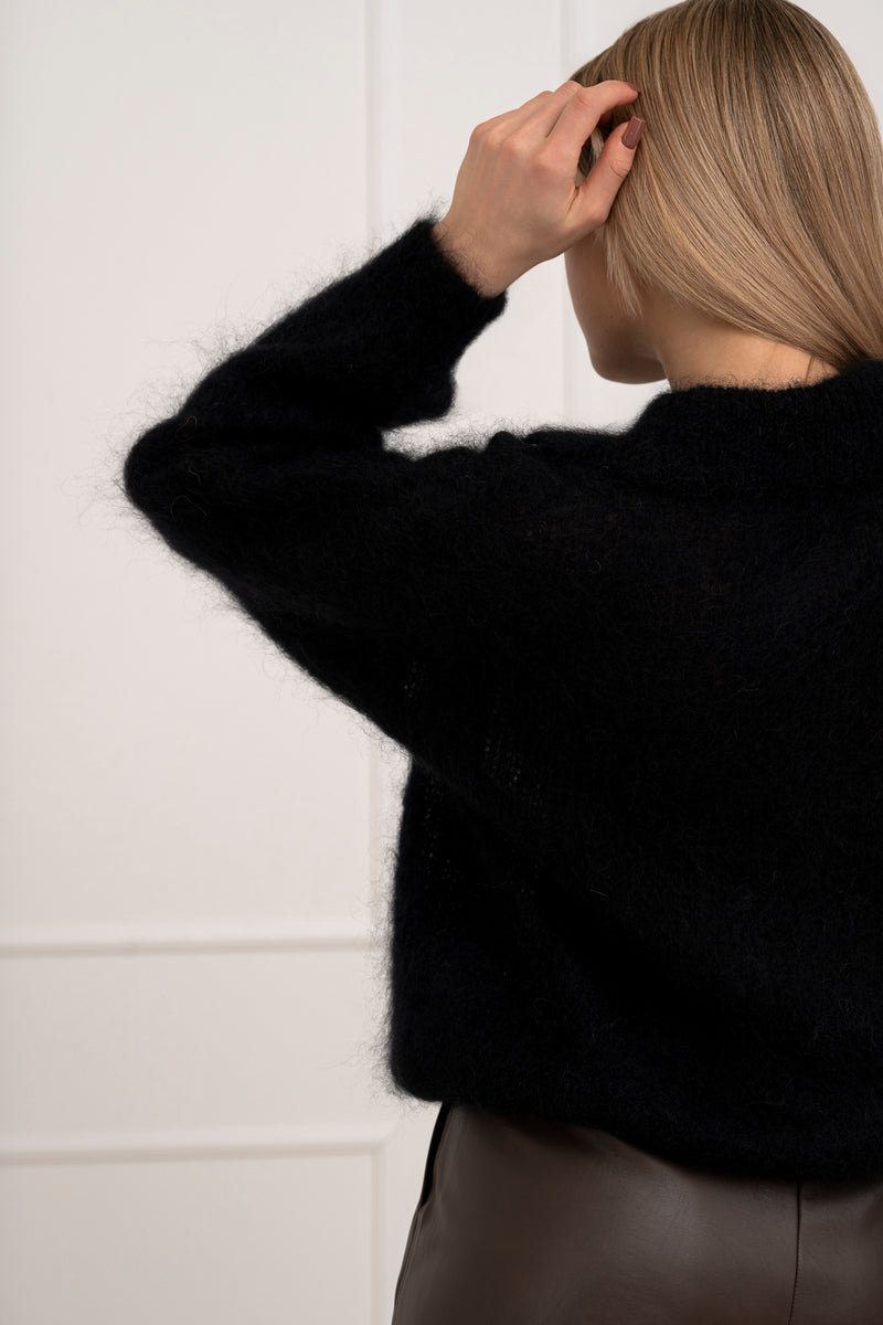 Moteriškas itališkas moheros vilnos megztinis RAYANA Juoda