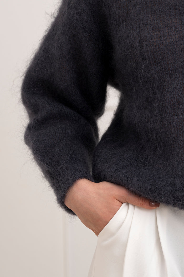 Moteriškas itališkas moheros vilnos megztinis RAYANA Tamsiai pilka