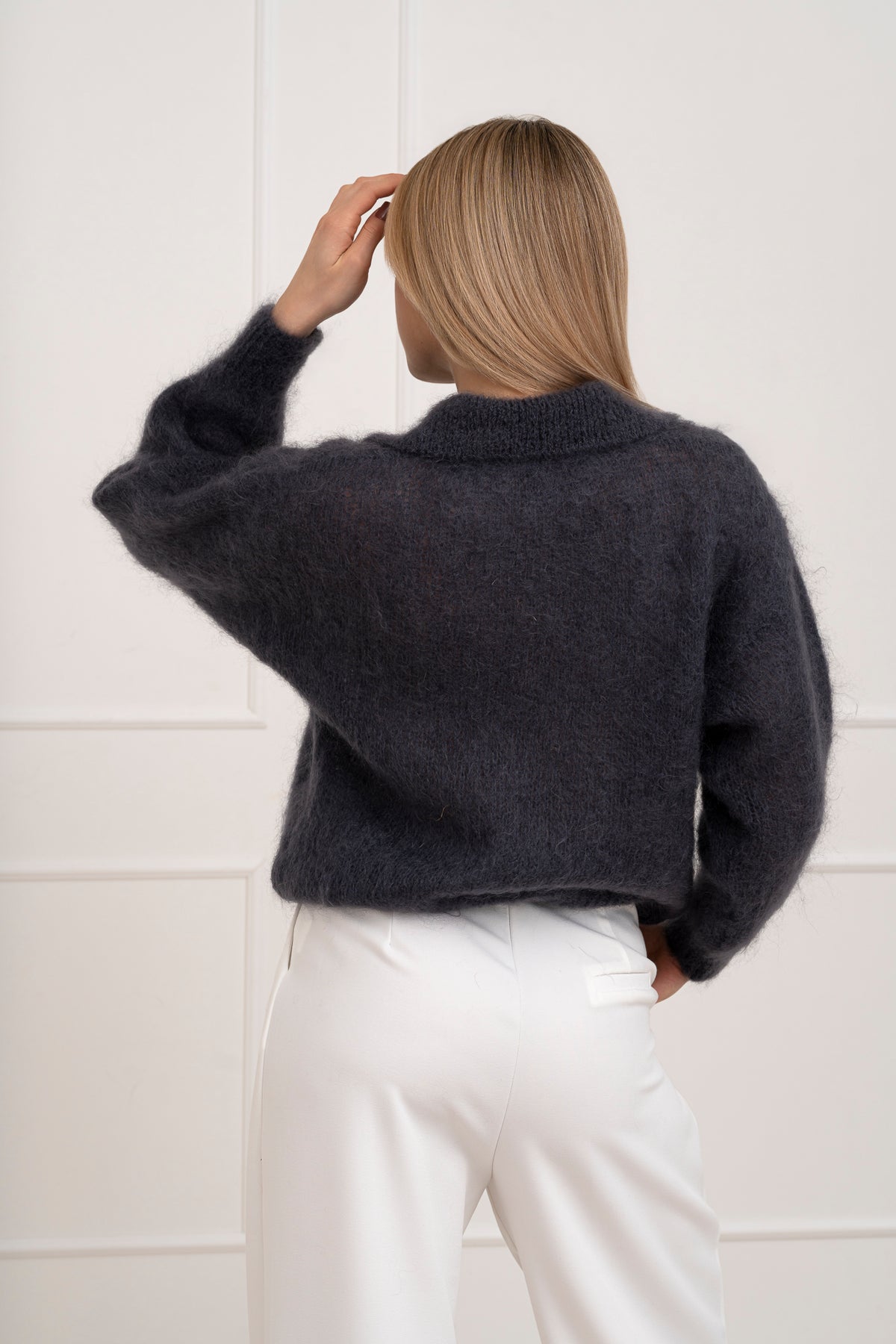 Moteriškas itališkas moheros vilnos megztinis RAYANA Tamsiai pilka