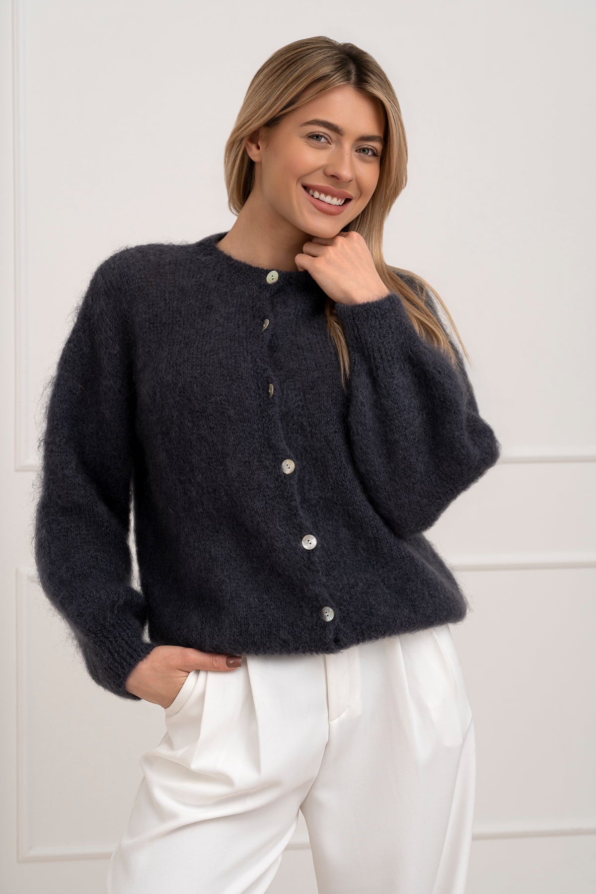 Moteriškas itališkas moheros vilnos megztinis EMELIN Tamsiai pilka