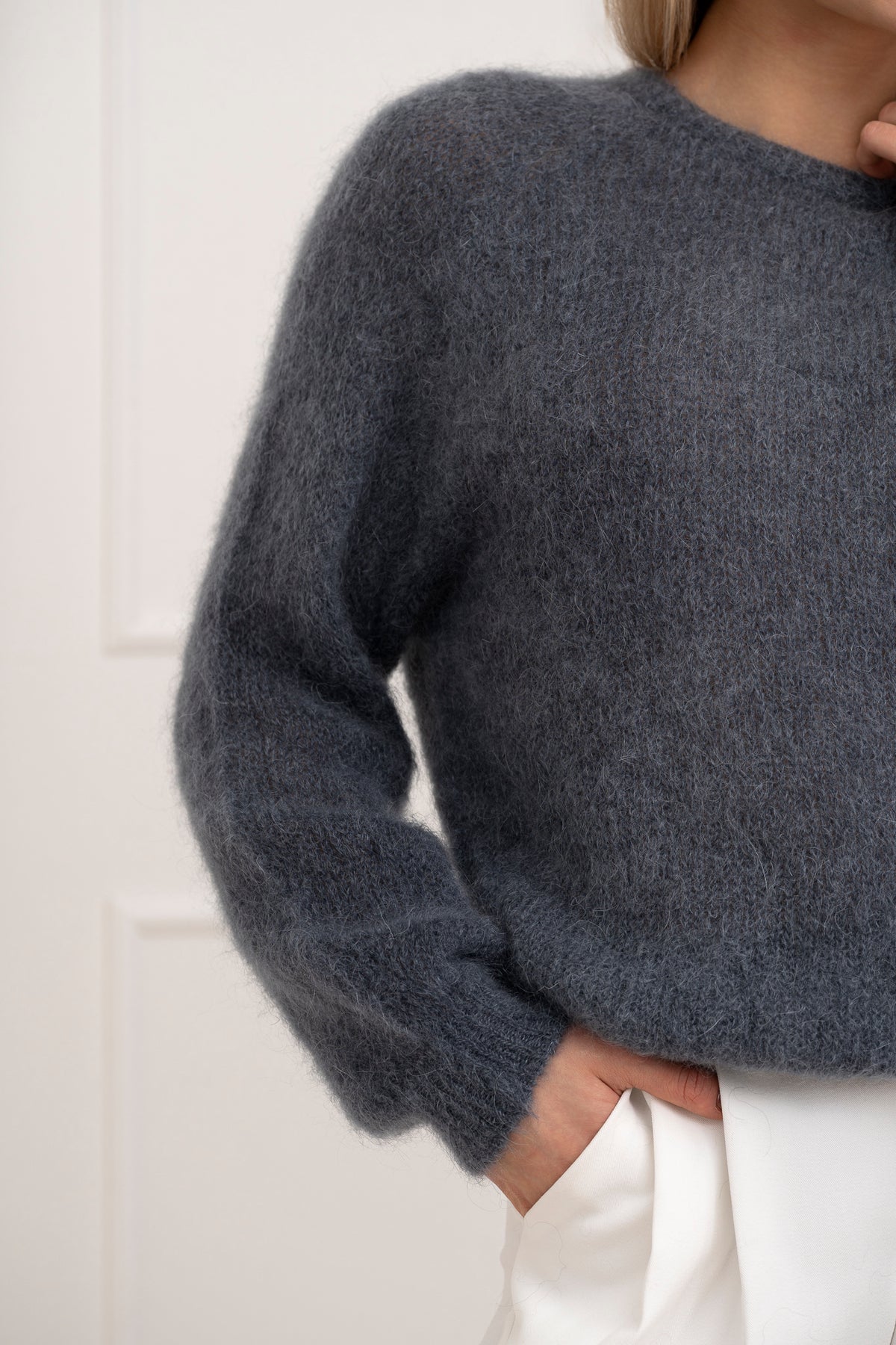 Moteriškas itališkas moheros vilnos megztinis FELICIA Tamsiai pilka