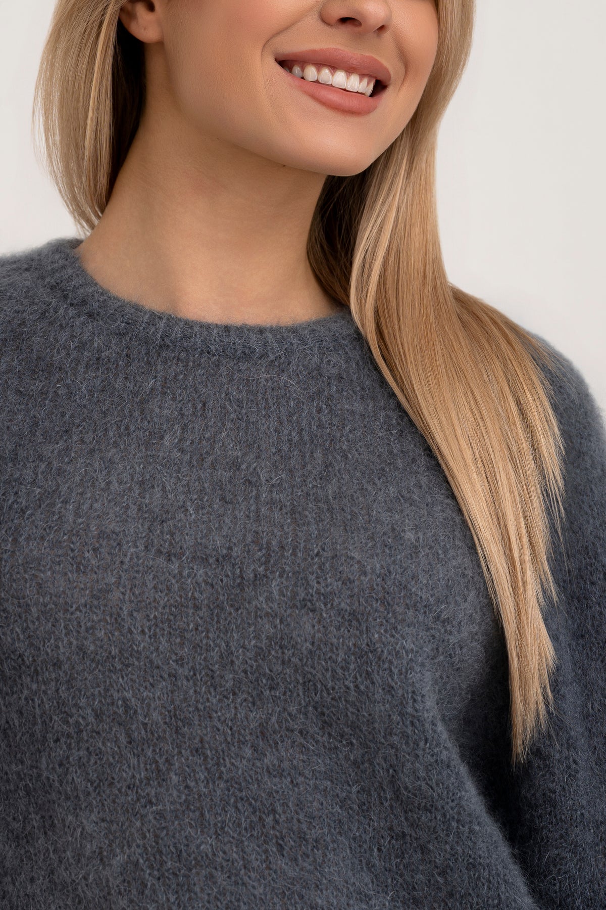 Moteriškas itališkas moheros vilnos megztinis FELICIA Tamsiai pilka