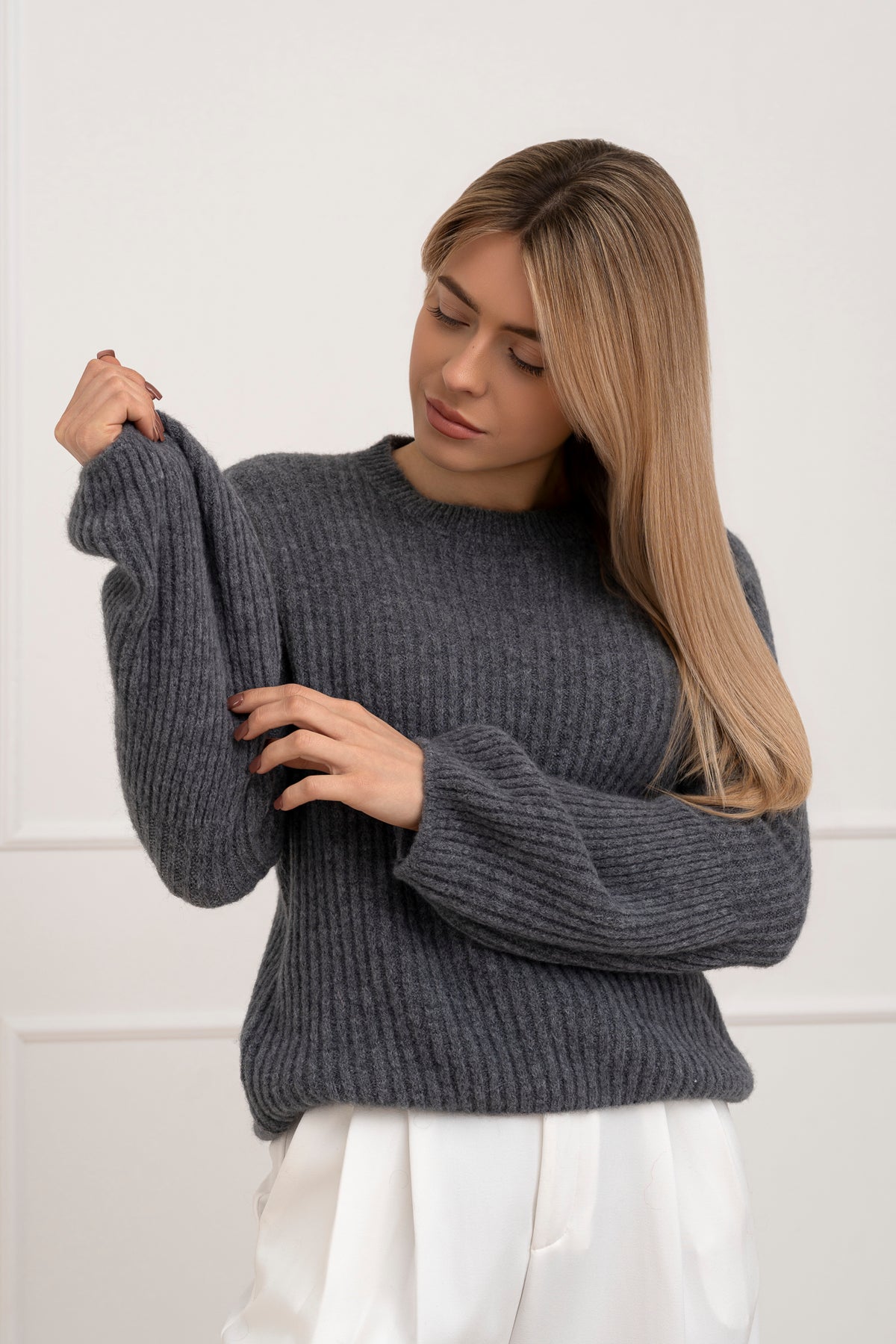 Moteriškas itališkas megztinis su baby alpakos vilna URSULA Tamsiai pilka