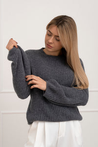 Moteriškas itališkas megztinis su baby alpakos vilna URSULA Tamsiai pilka