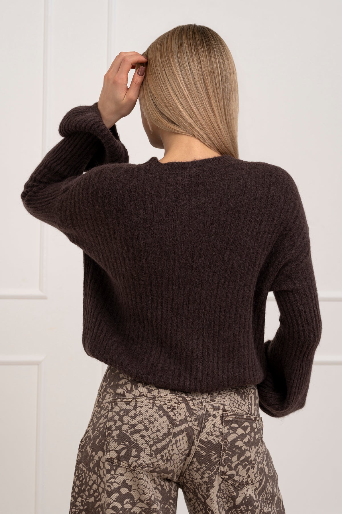 Moteriškas itališkas megztinis su baby alpakos vilna URSULA Tamsiai ruda