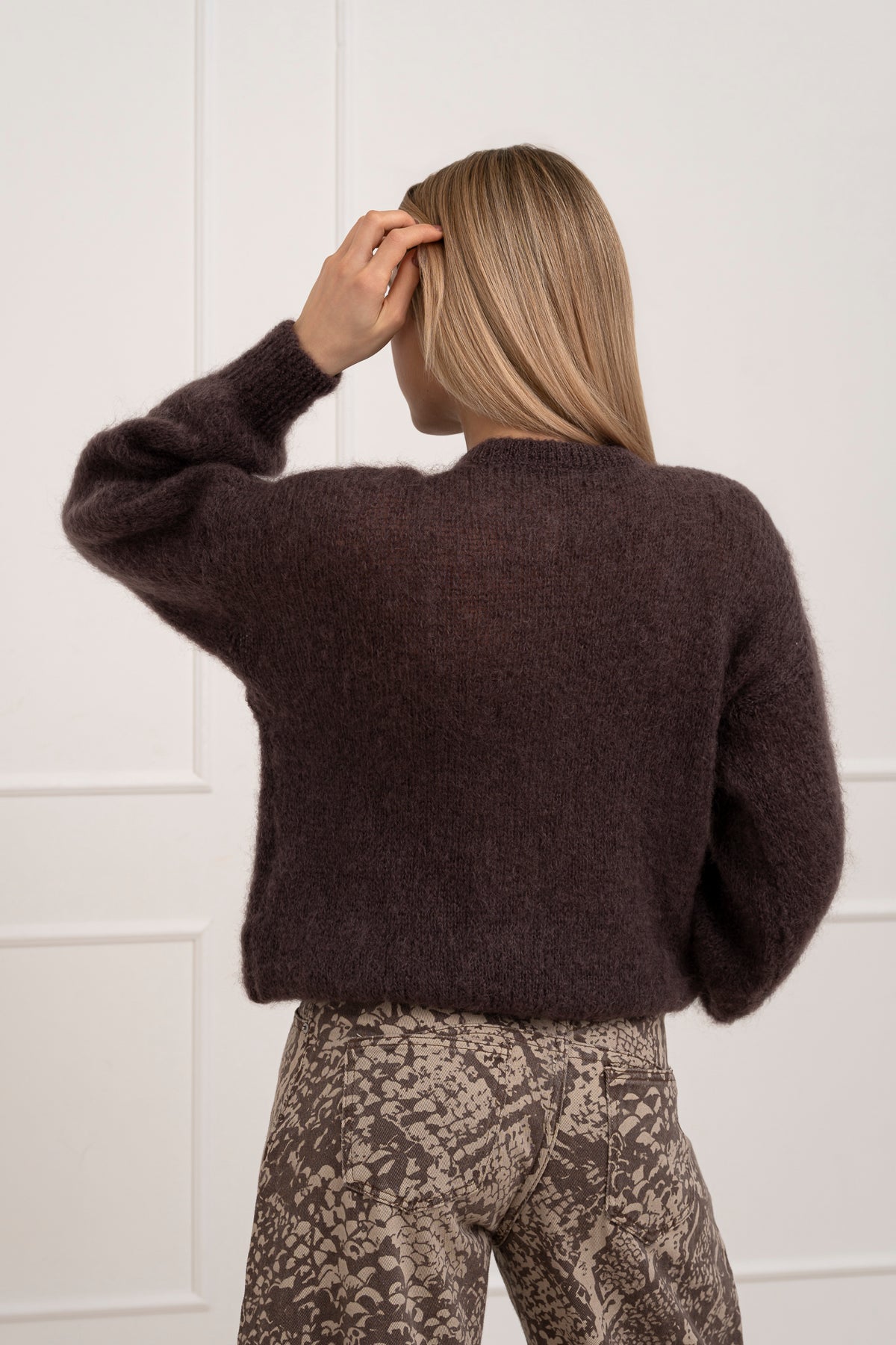 Moteriškas itališkas moheros vilnos megztinis EMELIN Tamsiai ruda