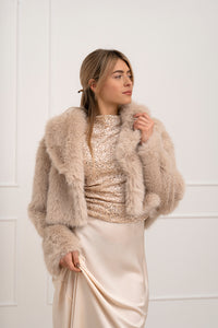 Moteriški trumpi kailiniai NAIRO Kreminė