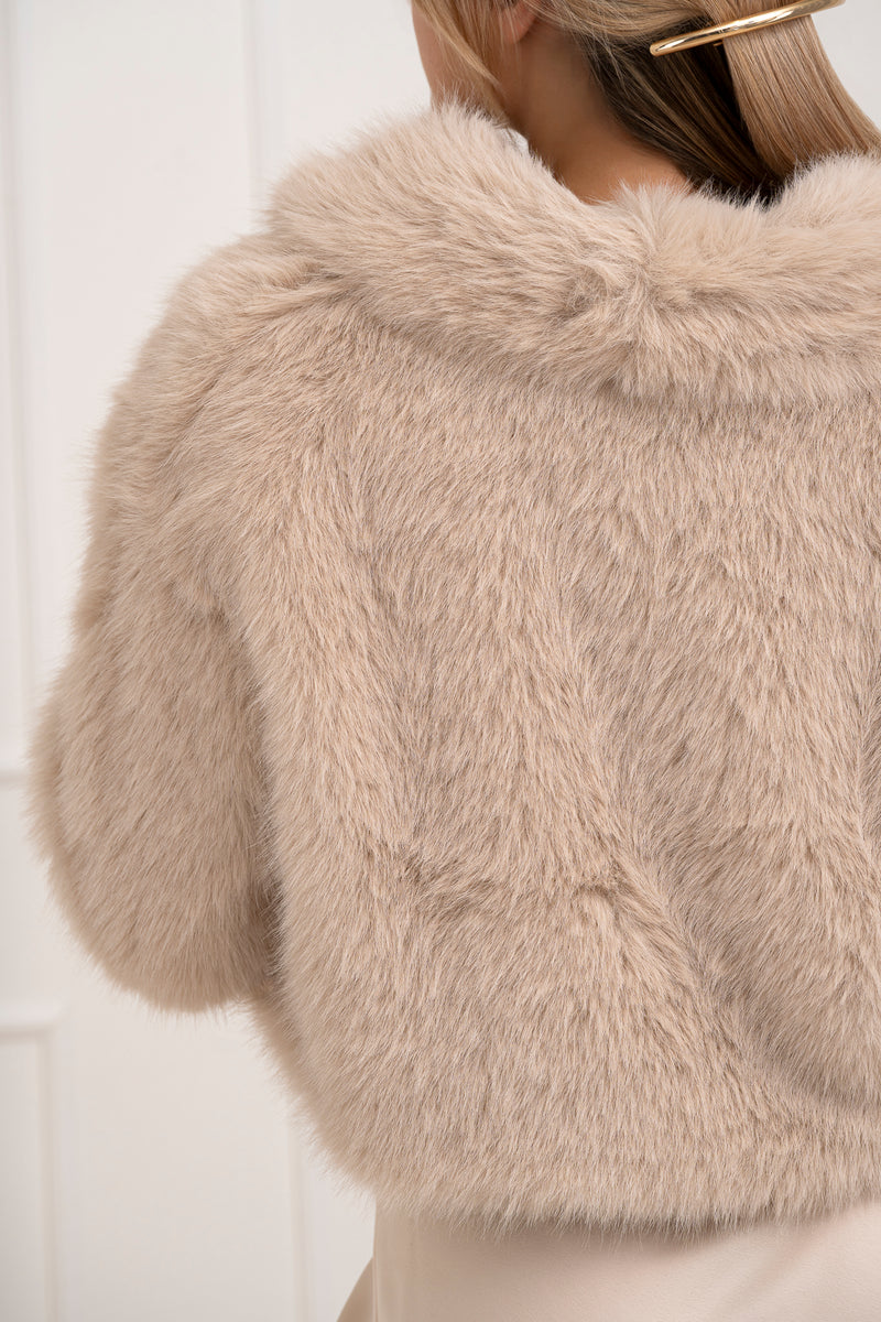 Moteriški trumpi kailiniai NAIRO Kreminė