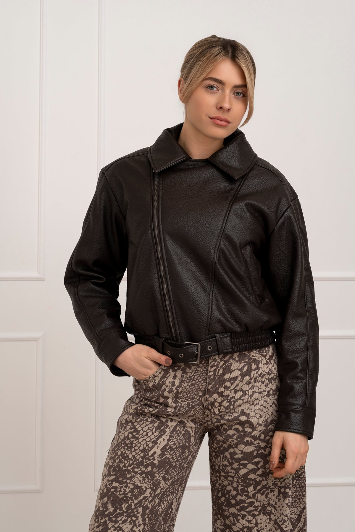 Moteriška eko odos striukė su kailiu RODGER Tamsiai ruda