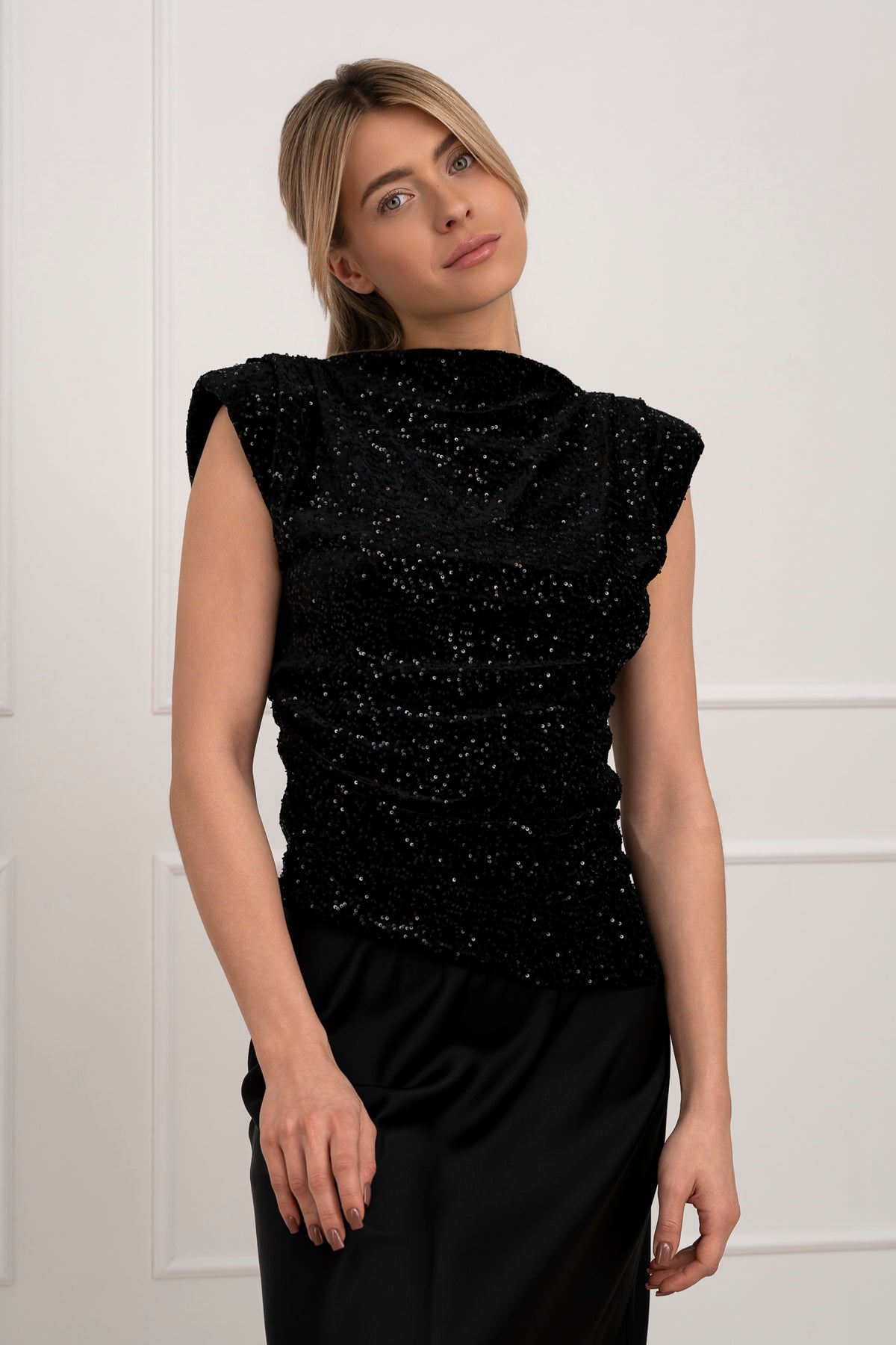 Moteriška blizgi itališka palaidinė SIDNEY Juoda