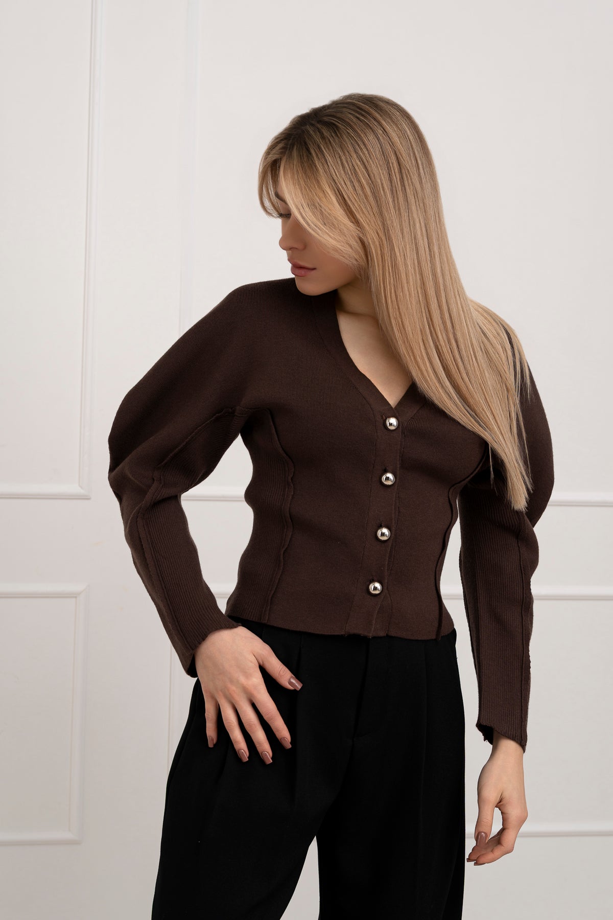 Moteriškas susagstomas megztinis CADENCE Tamsiai ruda