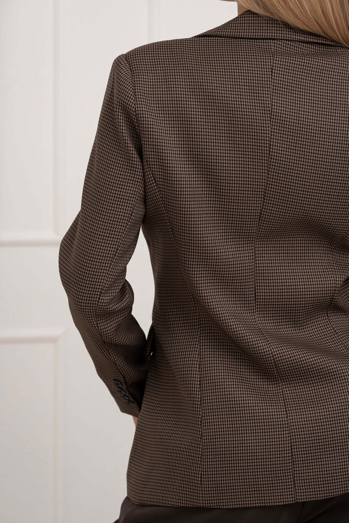 Moteriškas klasikinis švarkas GABE Tamsiai ruda