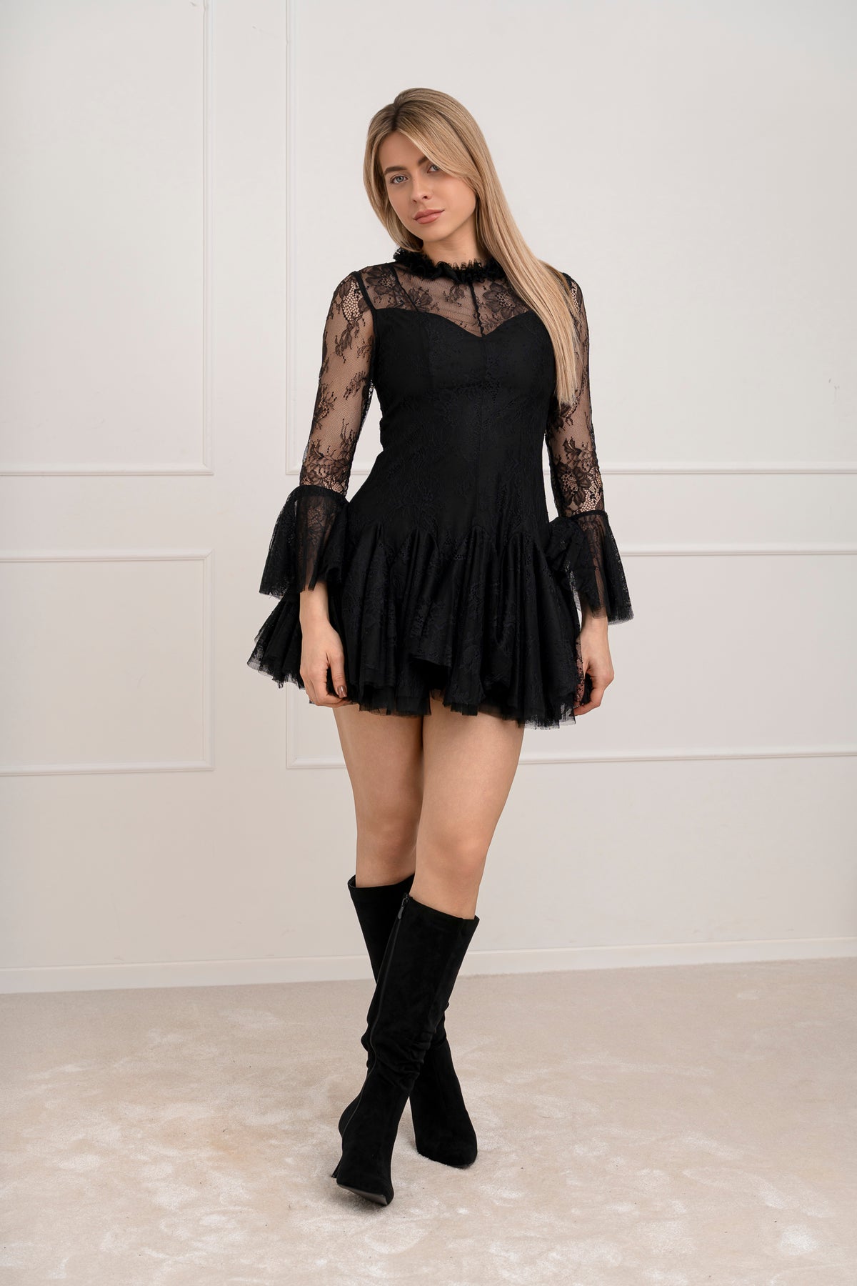 Moteriška proginė suknelė LAINEY Juoda