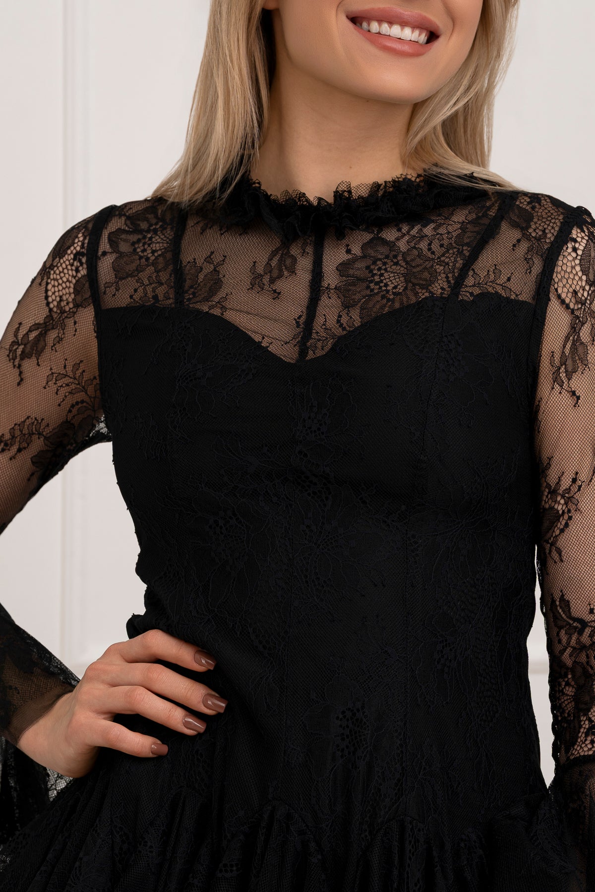 Moteriška proginė suknelė LAINEY Juoda