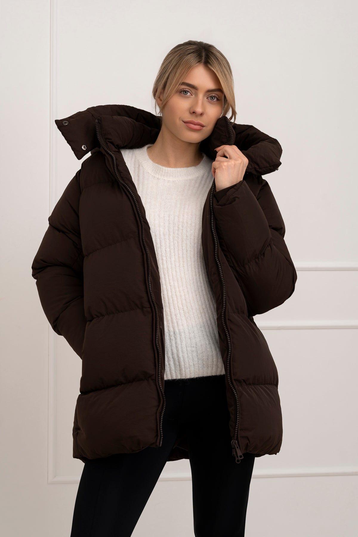 Moteriška vidutinio ilgio striukė su gobtuvu ROBIN Ruda