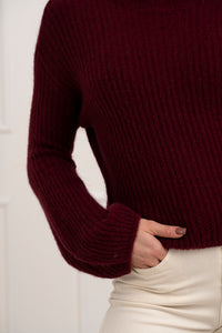 Moteriškas itališkas megztinis su baby alpakos vilna URSULA Bordo