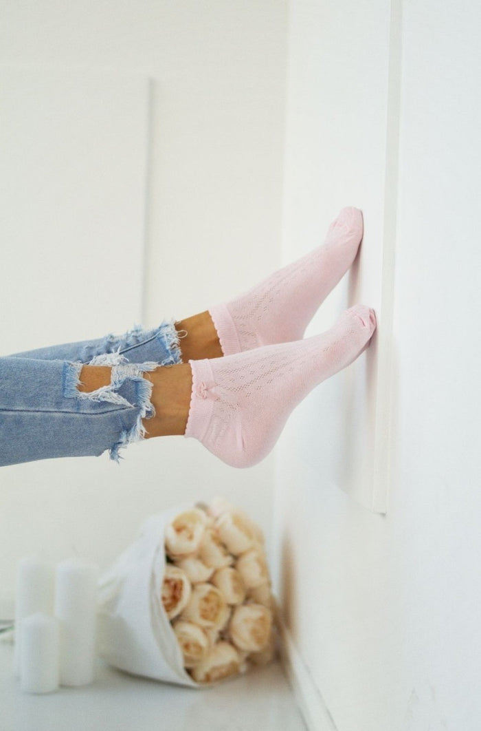 Moteriškos trumpos kojinės su kaspinu AMIA Rožinė